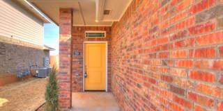 3 Bed 2 Bath 1 Car Garage Duplex Townhome ** Moore Schools Gallery 1