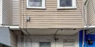 Spacious 3 Bedroom Townhome Gallery 36