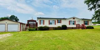 Convenient Countryside Living - Henderson NC Gallery 1