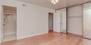 Spacious End-Unit 2 Bed, 2 Bath with Den For Lease in Irvine Gallery 9