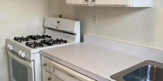 1300 N MEADE Street Gallery 16