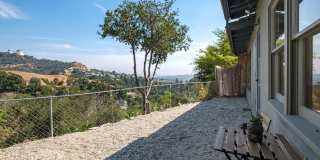 Fully Furnished: 3 bed/ 2 Bath Mid-Century Home w/views of Griffith Observatory in the Hollywood Hills! Gallery 7