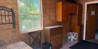 Beautifully updated 3-bedroom 1 bath duplex in Springfield! Gallery 36
