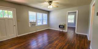 2 bedroom 1 bath duplex in Shawnee Gallery 28