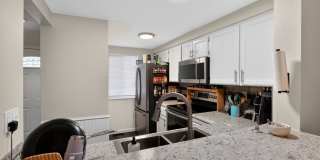 Spacious 2BR Condo Finished Basement in Aurora Gallery 12