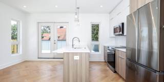 The Cardinal Gallery 1