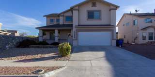 BEAUTIFUL EASTSIDE HOME WITH POOL Gallery 1