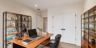 5035 N. Lincoln Ave Gallery 8