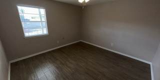 105 Reagan Ave Street Gallery 5