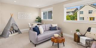 4Bd/2.25Ba Duvall Home Gallery 21