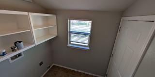 2 bedroom 1 bathroom house in Downtown Edmond with central heat and air and washer/dryer hookup Gallery 9