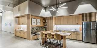 Link Apartments Four12 Gallery 18