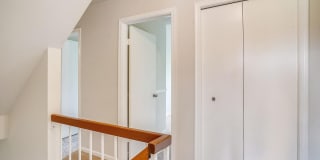 Updated 4 level TH w/ 2 FB & 2 "1/2" baths + One car garage! Gallery 40