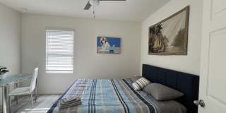 976 Trinity Street Gallery 11
