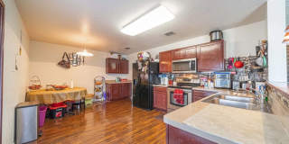 Room in 4 Bedroom Home at Magnolia Grove Gallery 5