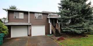 Beautiful 3 Bedroom Tri-Level Home In Federal Way! Gallery 1