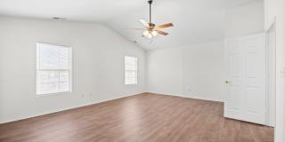 Newly Renovated SFH near Northlake Mall Gallery 23