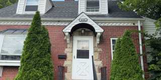 Cute Cape Cod 3 bed, 1.5 bath - READY NOW! Gallery 1