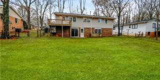 Room in 3 Bedroom Home at Foxcroft Dr Gallery 17