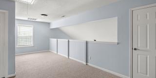 Spacious House in Hadley Park Gallery 21