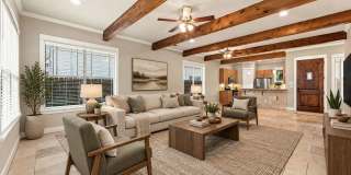 UT PRE-LEASE: Beautiful 6 BR / 4 BA North Loop Area, Mins to UT - W/D Included Gallery 1