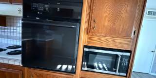 Victorville Green Tree Home- Refurbished 4 Bedrooms, 2 Bathrooms, New Paint, Gallery 17