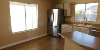 GORGEOUS SINGLE STORY WITH MANY UPGRADES*3 BEDROOMS*SPARKLING POOL AND SPA! Gallery 28