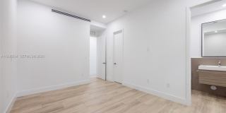 3164 Plaza St Gallery 15