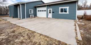 Centrally located Cute 2 Bed Bungalow with Garage Centrally located Cute 2 Bed Bungalow with Garage Gallery 1