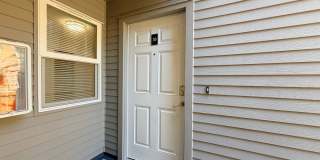 Saybrook Condo! 1 Bed/1 Bath with In-Unit Washer & Dryer & Covered Patio! Gallery 5