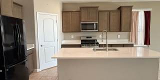Beautiful Newer 4 Bedroom 3 Bathroom Anthem at Merrill Ranch Home! Gallery 13