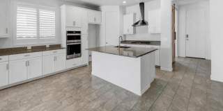 6418 W Mark Lane Gallery 1