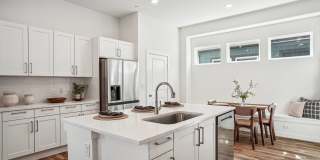 Canvas at Anna Gallery 35