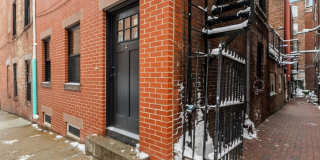 4 Hull St. Gallery 7