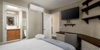 2215 Linwood St. Gallery 9