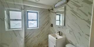 470 E Broadway Gallery 10