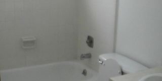 Beautiful 2x2 Downtown Gallery 4