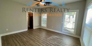 3 Bedroom House with Privacy Fence Gallery 24