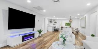 671 Lindell Boulevard Gallery 7