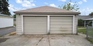 Comfortable Living in a Convenient Location – Charming 3BR 1BA Home at 2403 W Everett Gallery 36