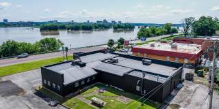 902 N FRONT Street Gallery 1