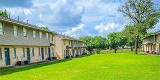 Summit at North MacGregor Arms Apartments Summit at North MacGregor Arms Apartments Gallery 1