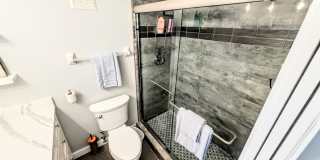 Seasonal/short term 2/2 vacation condo close to Anna Maria Gallery 25