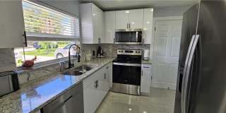 251 SE 46th Street Gallery 19