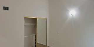 Beautifully Renovated 2 + 2.5 Santa Monica Condo townhouse Gallery 13