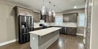 3 Bed, 3.5 Bath Home w/ 2 Car Garage and Lake Views Gallery 1