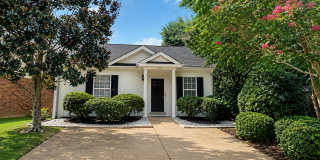 Charming Corner-Lot End Unit with Private Courtyard in Prime Lexington Location! Gallery 1