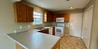 Wonderful 4 Bedroom 2.5 Bathroom Two Story Home in Lawrence! Gallery 13