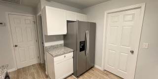 Beautiful Single Family Home! $2395/1085ft2-South Sarasota, 3-Bed/2-Bath, Fully Renovated: Annual Rental! Gallery 10