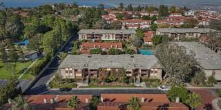 Upstairs Bright 2 bedroom Condo Gallery 20